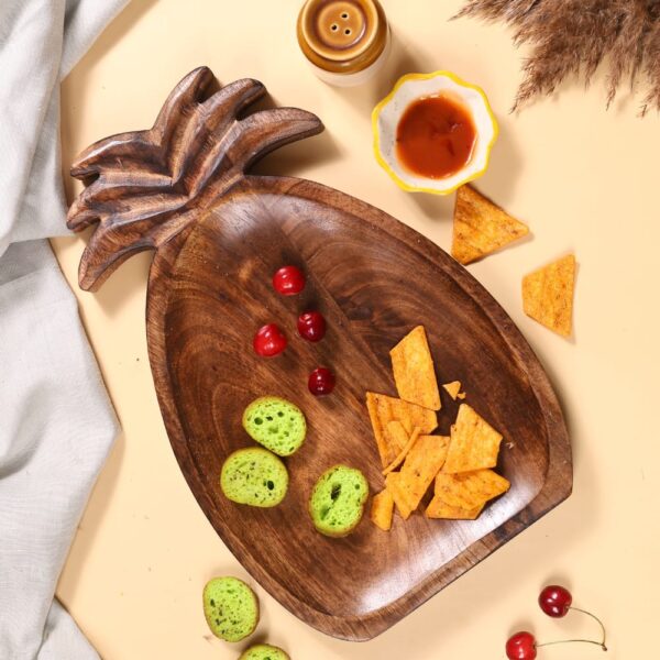 Wooden handcrafted pineapple design tray🪄