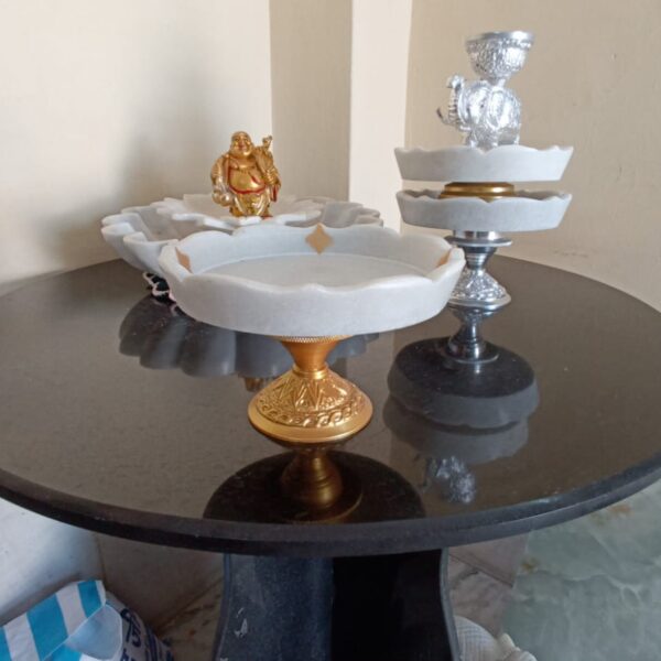 MARBLE URLI Center piece on single big stand GOLD