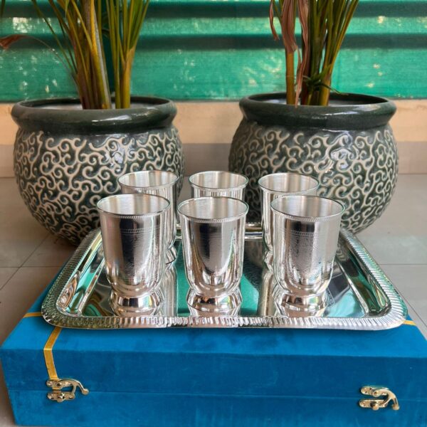 6 Shiny super finish glass set with tray in a gift box