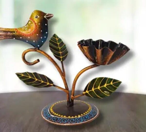 Beautiful bird t light