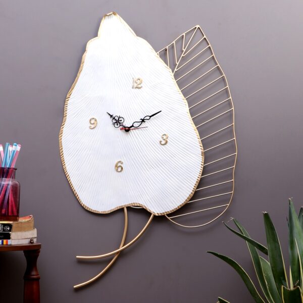 Double Leaf Wall Clock