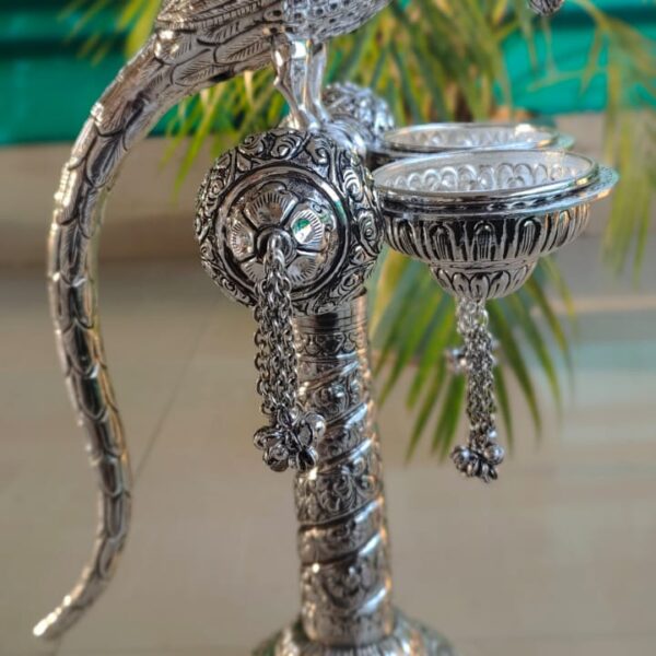 Parrot on stand with 2 bowls - Height 22”