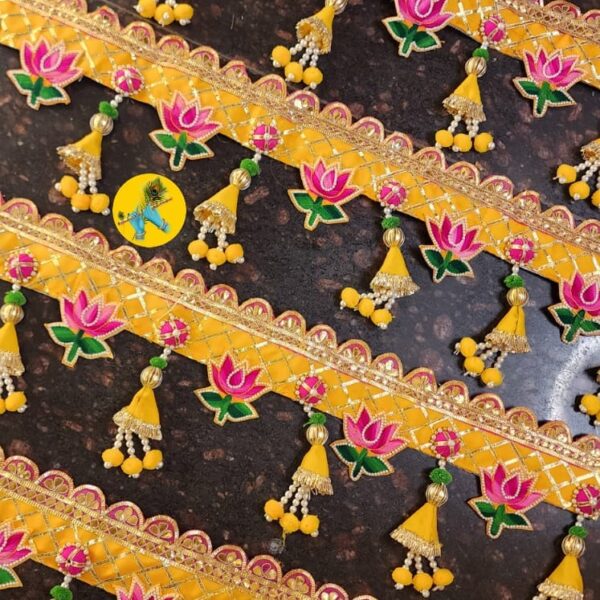 TRADITIONAL TORAN